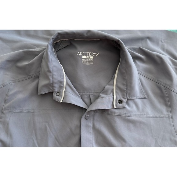 Arcteryx Adventus Comp Polo Mens Small Purple Gray Light Snap Breathable - Picture 3 of 10